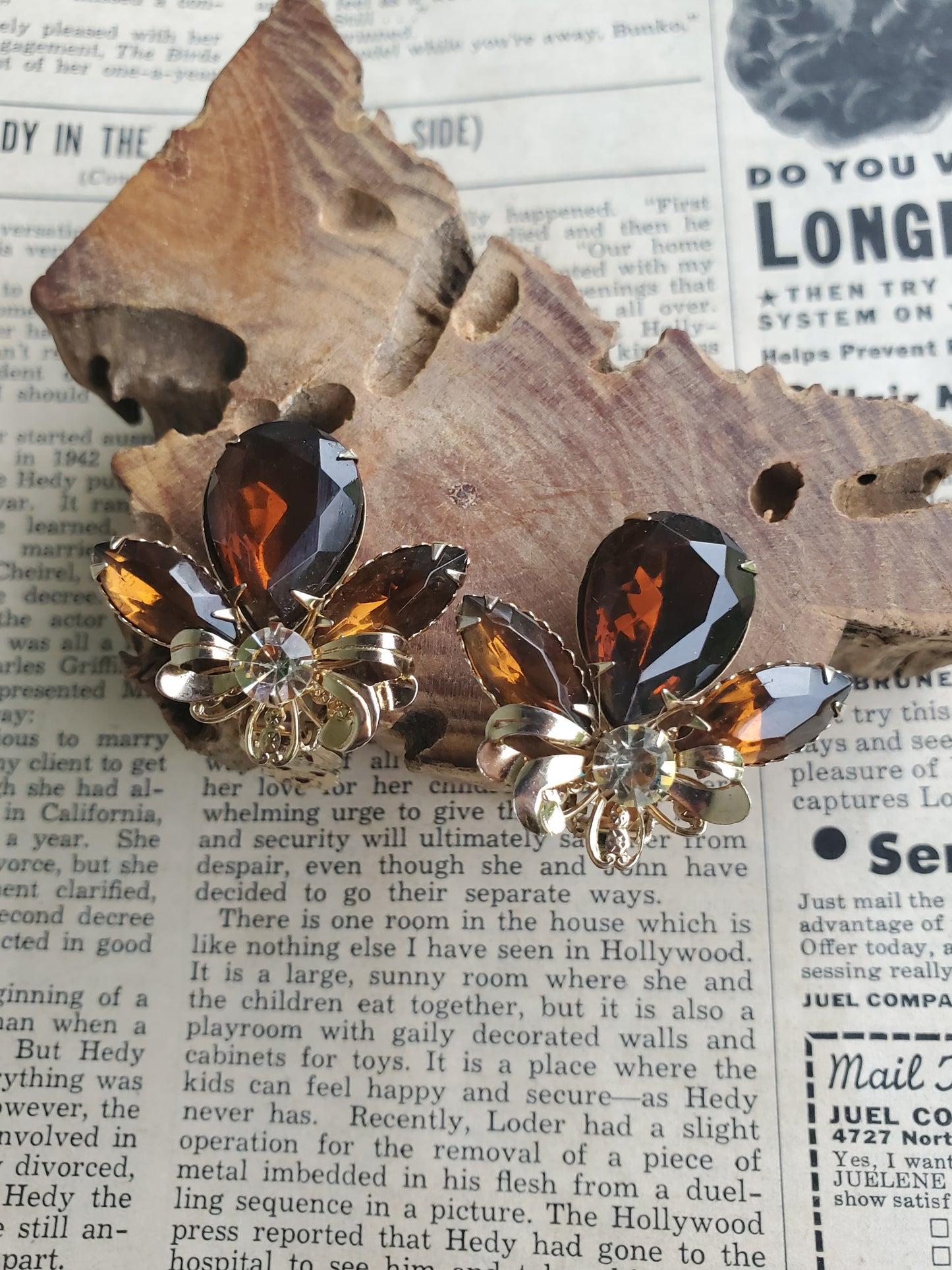 Warm bi colored rhinestone amber toned vintage rhinestone cluster earrings