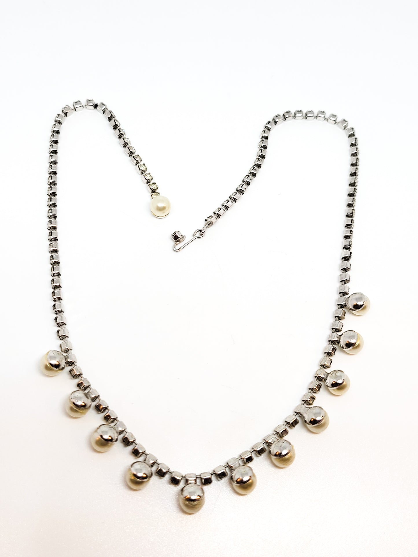 Retro clear rhinestone and faux cream pearl single strand vintage statement necklace