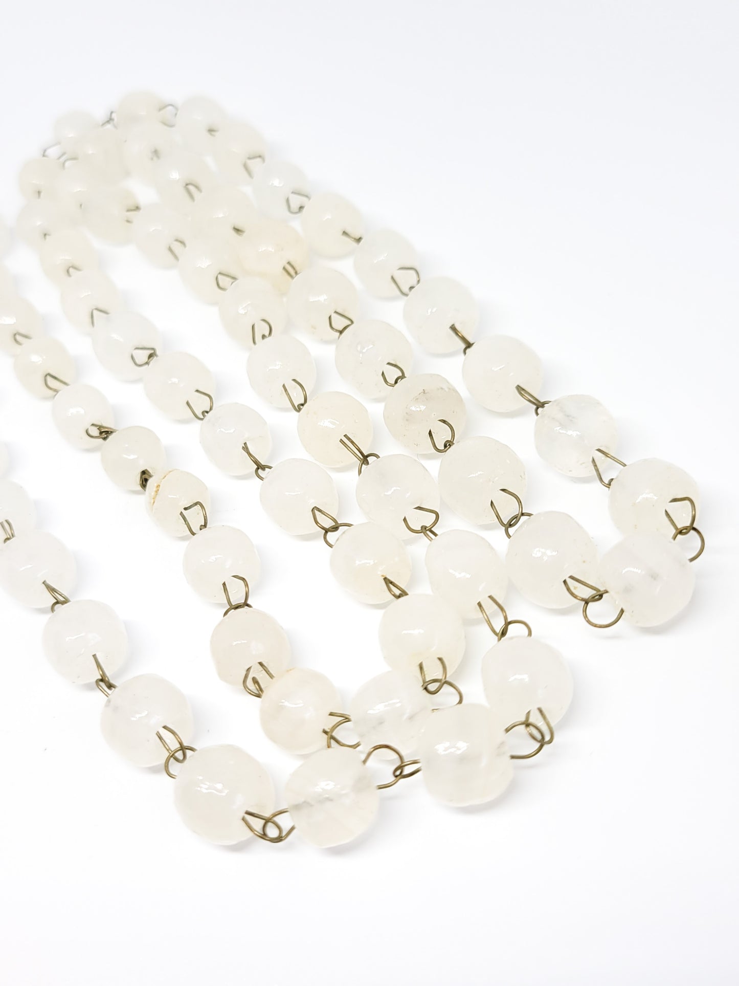 Artisan White clear carved agate beaded linked vintage gemstone 40 inch long necklace