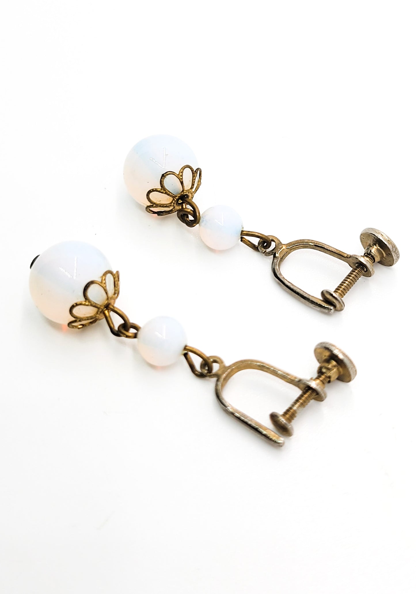 Antique Opalite beaded gold toned drop vintage screw back earrings