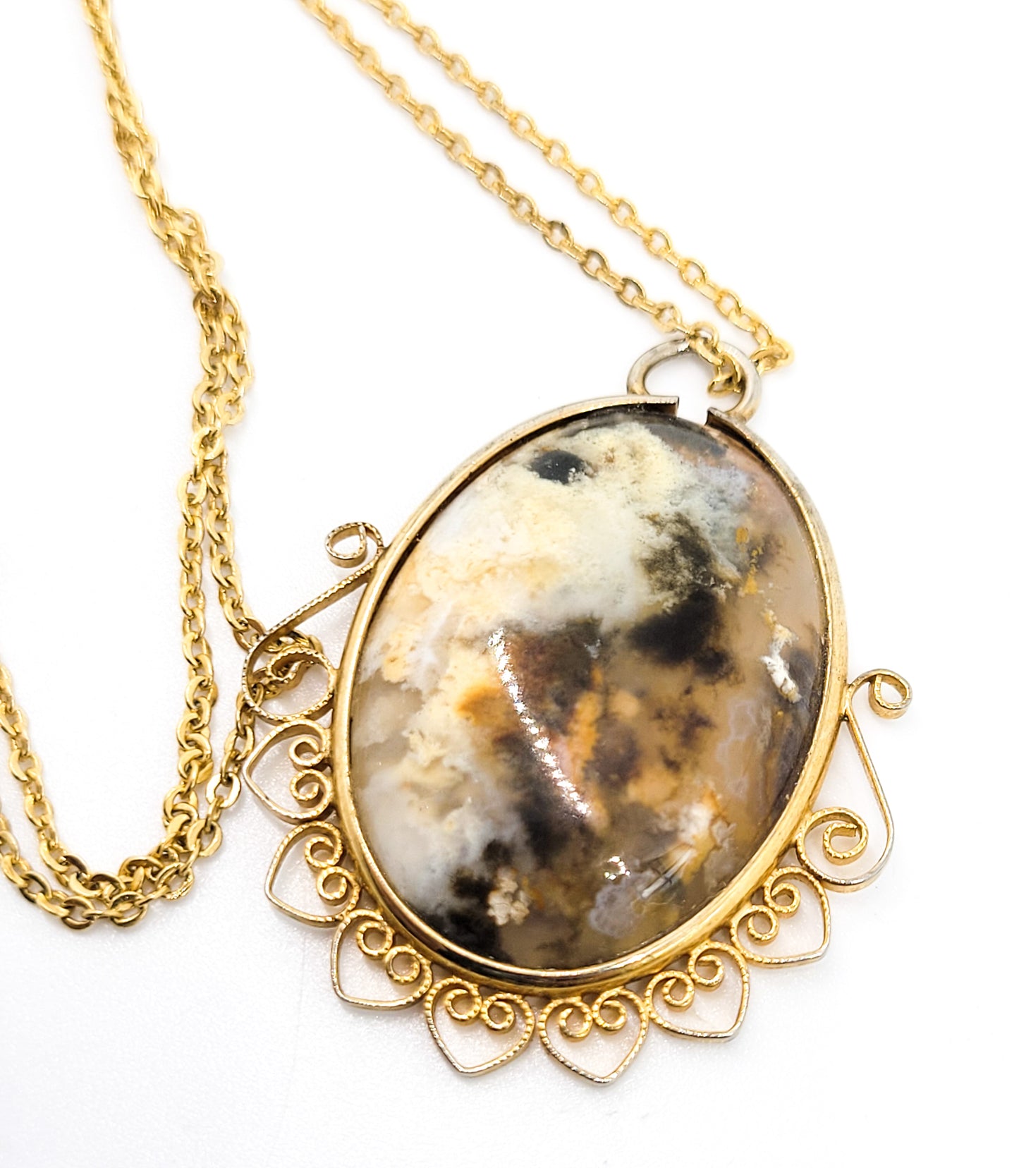 Plume agate vintage gold toned open work scroll heart gemstone pendant necklace