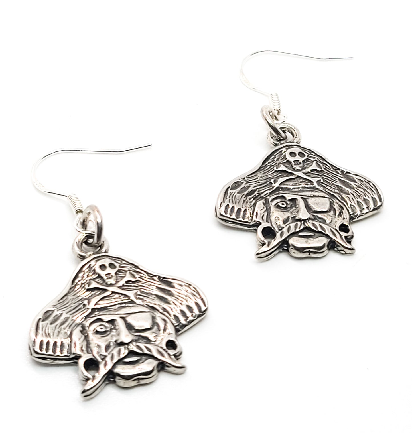 Captain of the ship Pirate with eye patch and hat sterling silver drop earrings 925