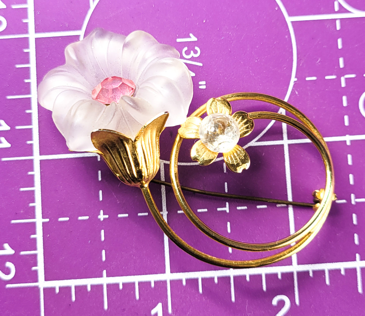 Frosted glass la lique style molded flower vintage brooch with pink rhinestone accents