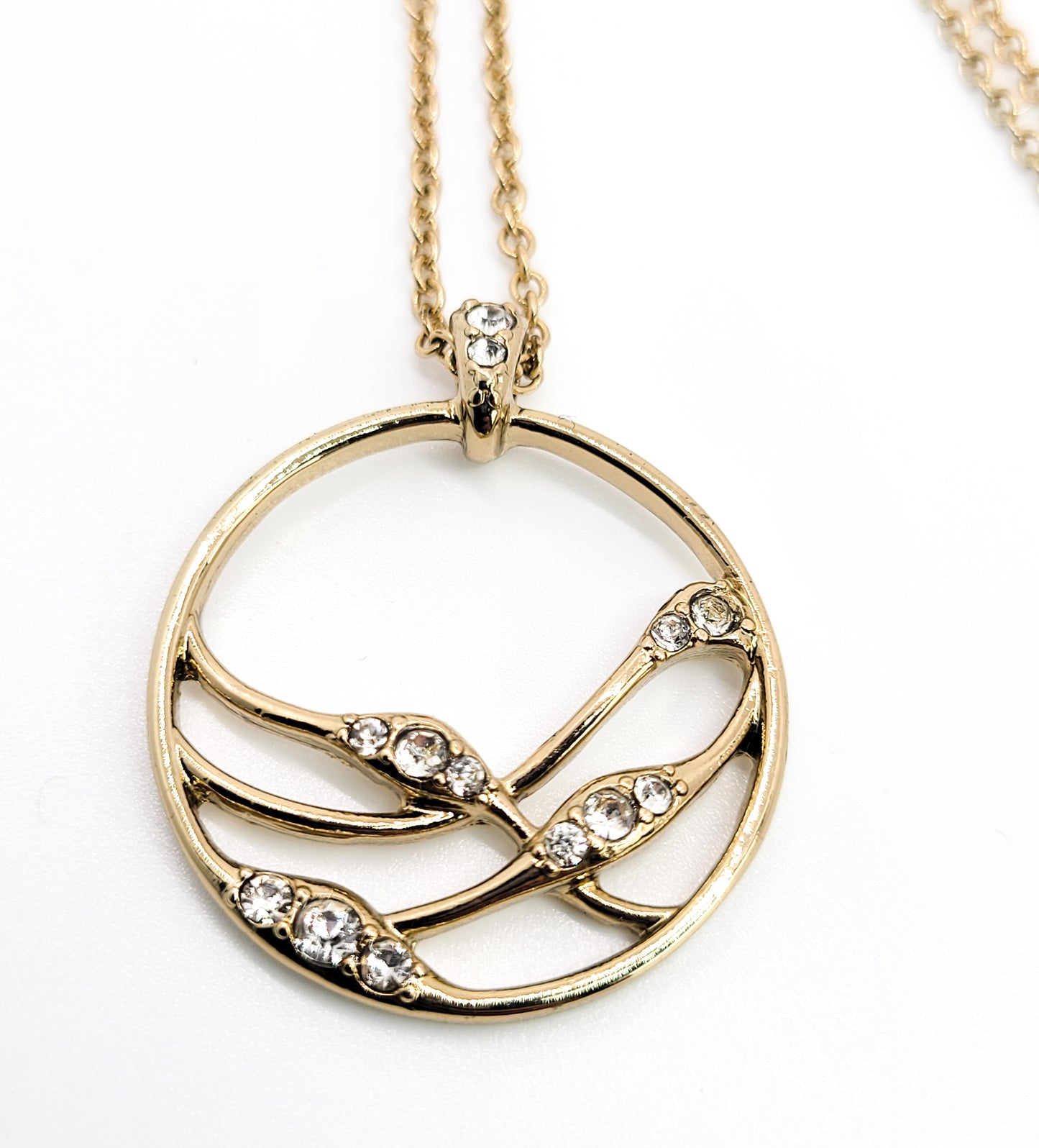 Avon NRT signed vintage gold plated circle rhinestone pendant necklace
