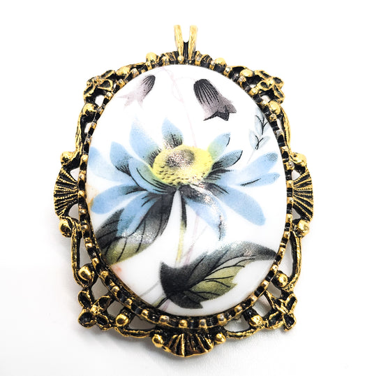 Blue Daisy flower painted cameo vintage gold toned pendant brooch