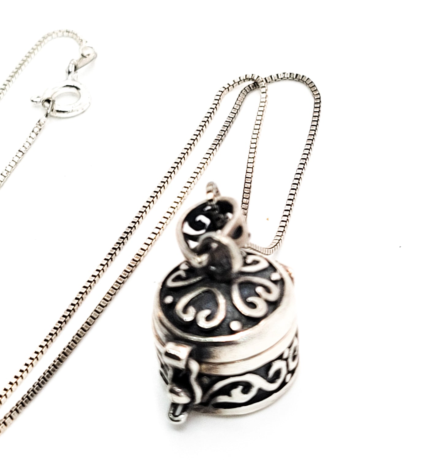 Heart filigree tribal balinese open hinged sterling silver round prayer box necklace