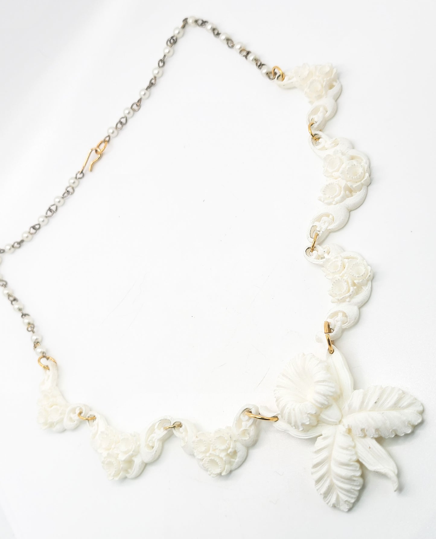 Carved Celluloid white Iris flower faux pearl bib vintage statement necklace