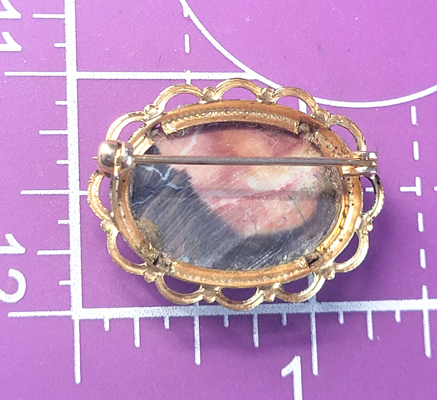 Rhodonite gemstone pink and brown vintage gold toned brooch