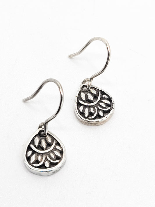 Petite small Balinese Tribal vintage sterling silver drop earrings