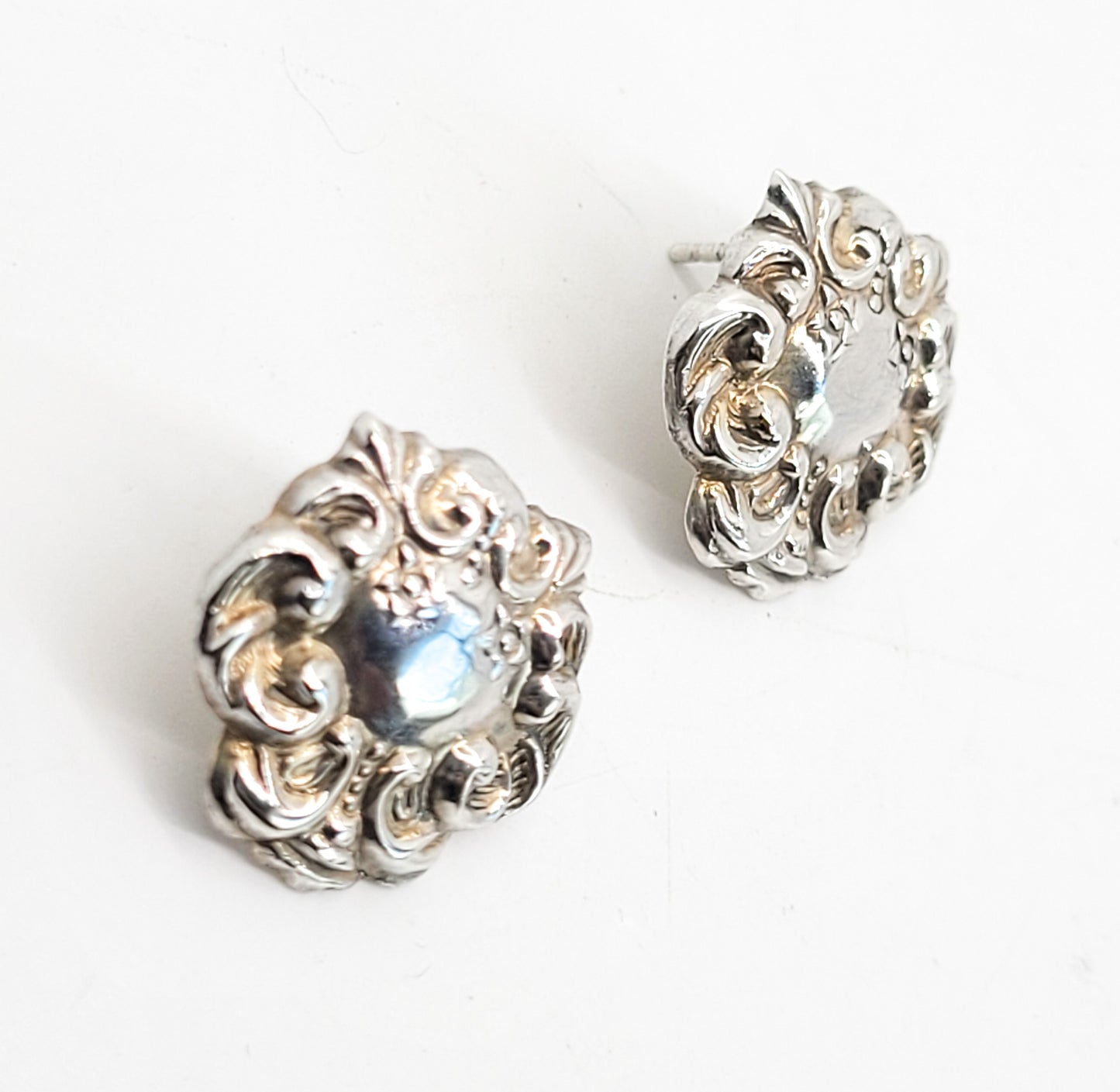 Art Nouveau style repousse shield sterling silver vintage earrings signed SE