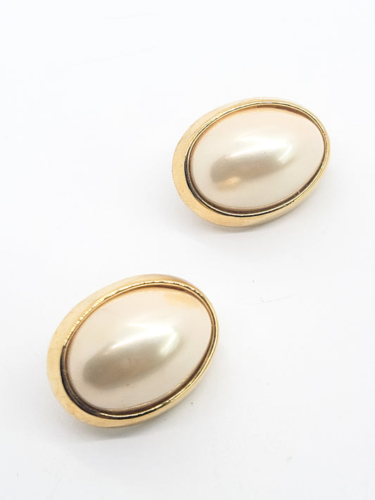 Trifari signed cream faux pearl cabochon gold toned clip on vintage earrings