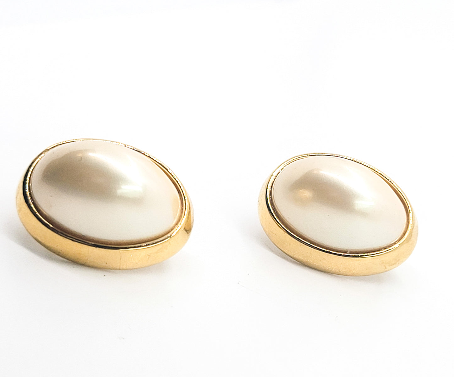 Trifari signed cream faux pearl cabochon gold toned clip on vintage earrings